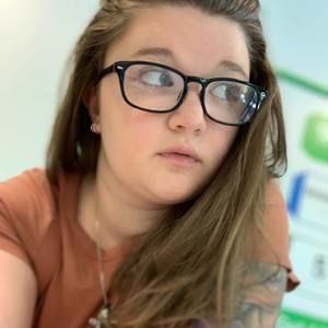 Meet your Posher, Danielle